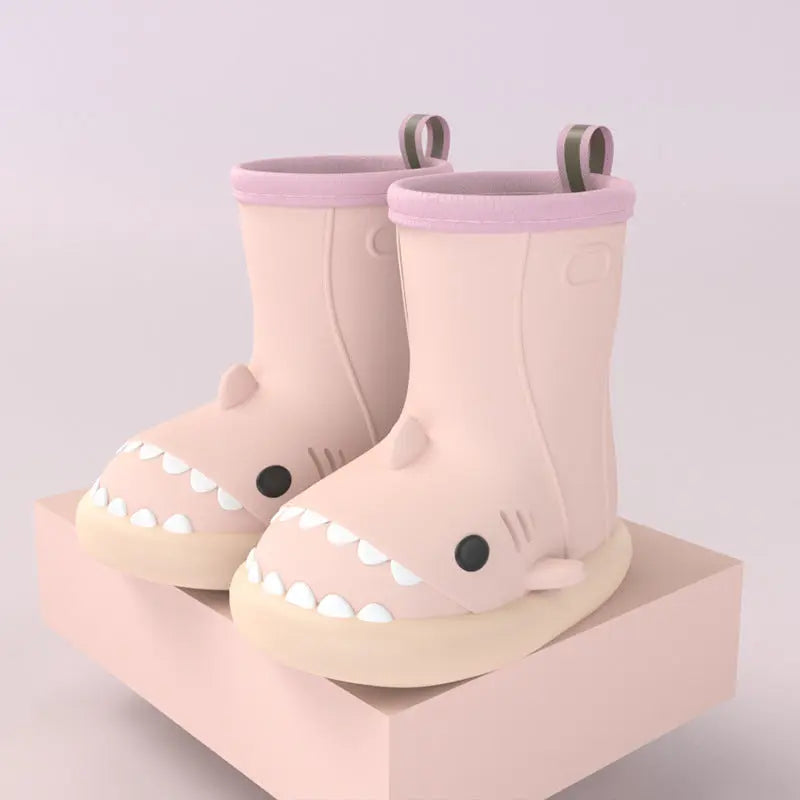 Fun Shark Rain Boots to Keep Kids’ Feet Dry 1