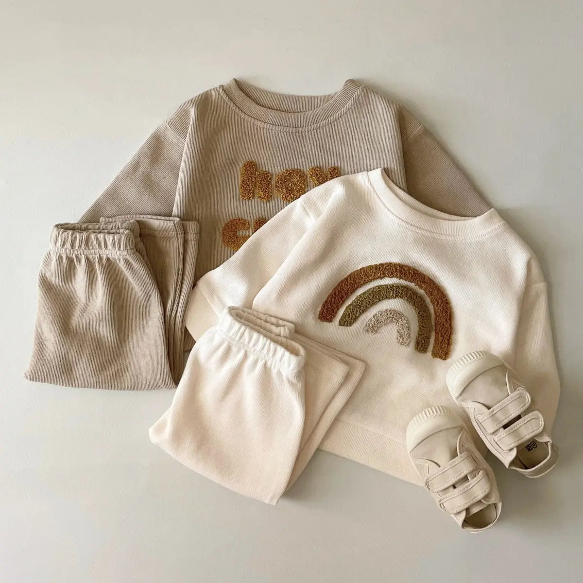 Adorable Newborn Long Sleeve Two-Piece Outfit with Alphabet Design 1